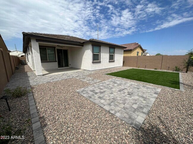 Photo - 16777 W Poinsettia Dr