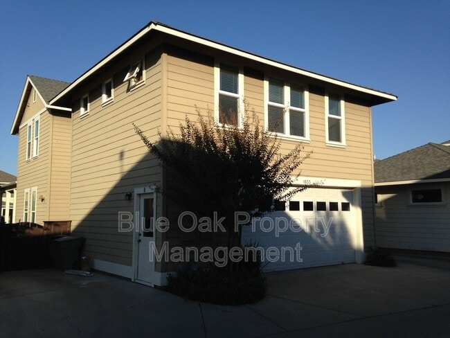 Photo - 1833 Roth St House