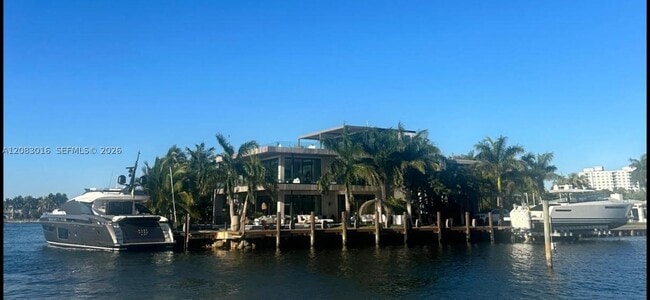 Photo - 2305 N Riverside Dr