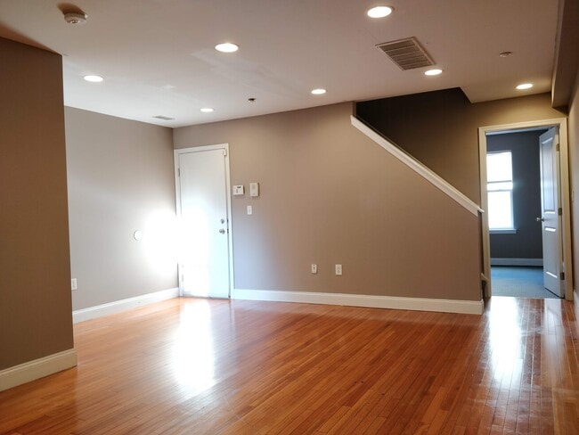 Photo - 2024 N 15th St Unidad B