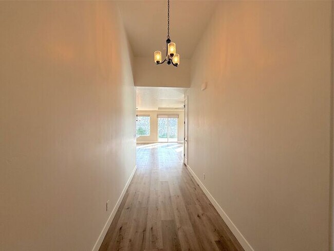 3 bed, 2 bath home w/2 car garage