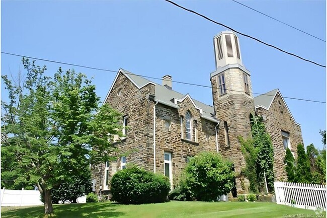 Building Photo - Soundview Unit Townhouse