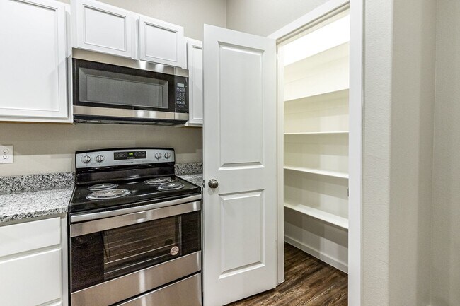 Photo - Beautiful 3 bed 2 bath! Unit A