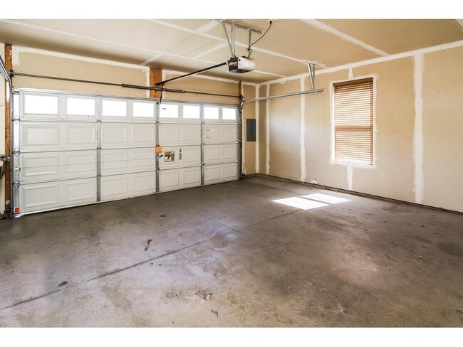 Photo - 681 Cobblestone Way