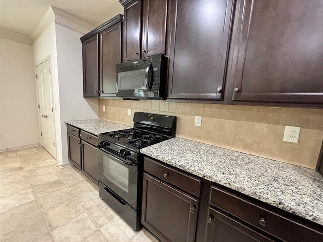 Photo - 609 Stonehurst Ln