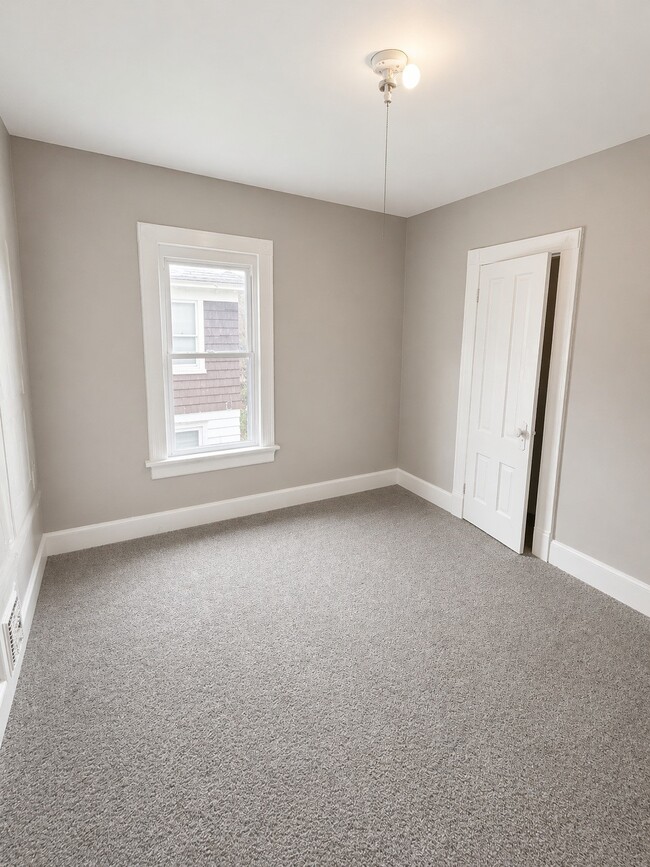 Photo - 8 Roosevelt Ave