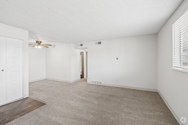 Amethyst 2BR, 1BA - 794SF - Living Room