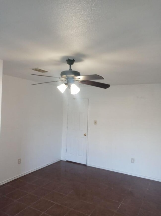 Photo - 2 bedroom and 1 bathroom unit ready to move in in Charlotte. Unit # B