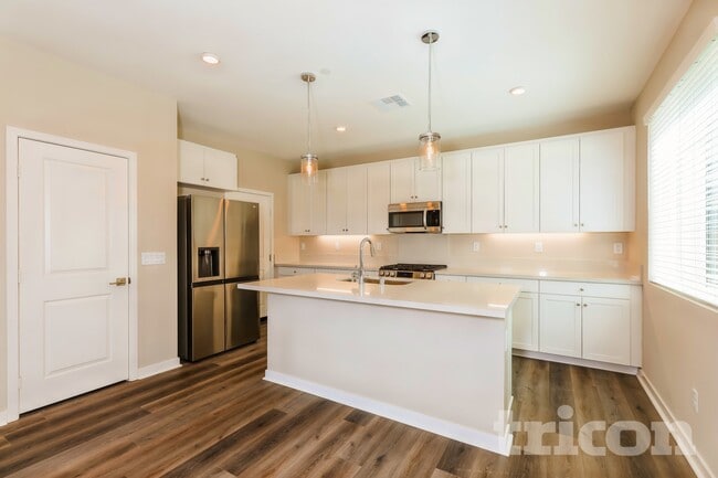 Photo - 31683 Hans Dr