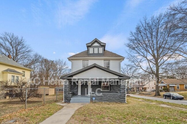 Photo - 3201 E 30th St House
