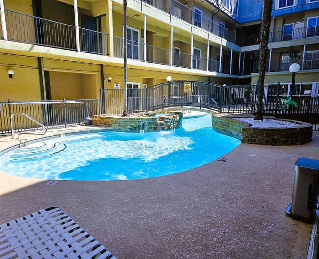 Photo - 921 Marine Dr Unidad 227