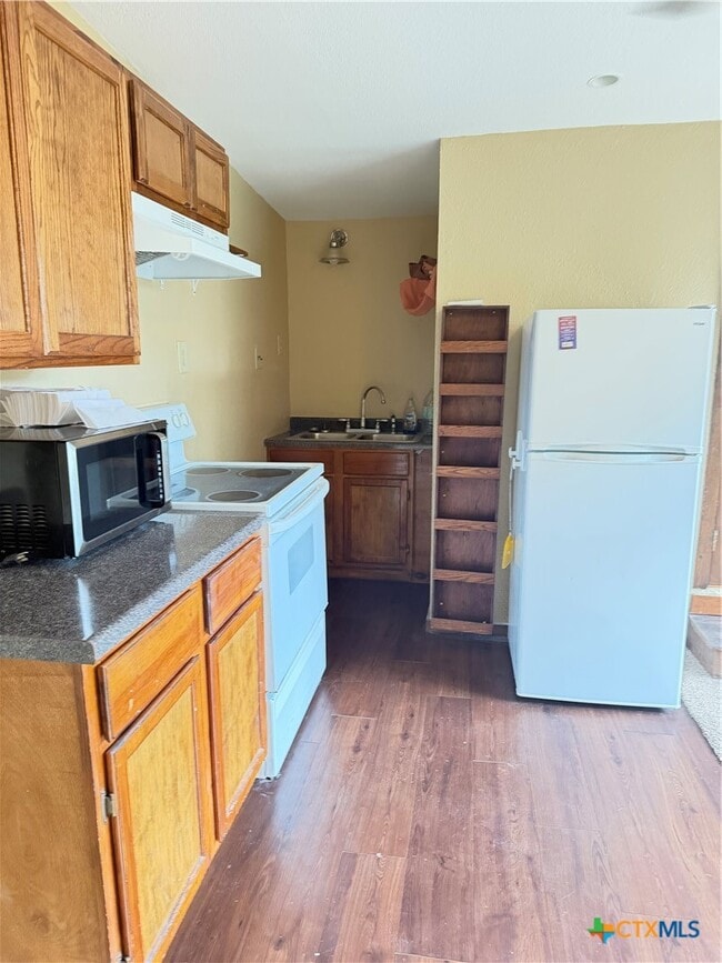 Photo - 365 S Sycamore Ave