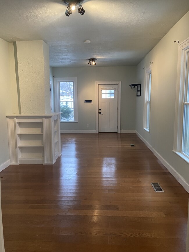 Photo - 713 Webb St