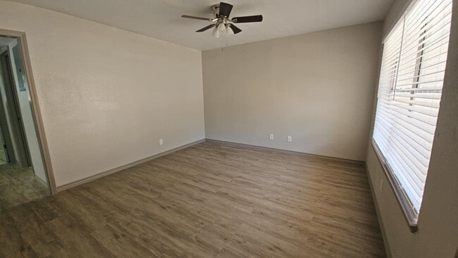 2X1 RENO - University Courtyard Apartments