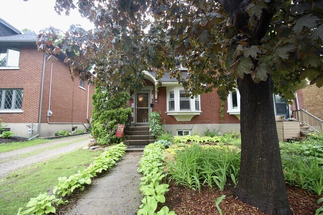 Photo - 390 Holland Ave