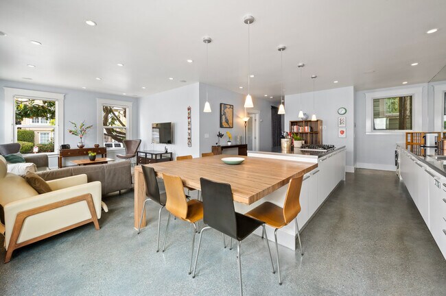 Photo - 2900 Pierce St