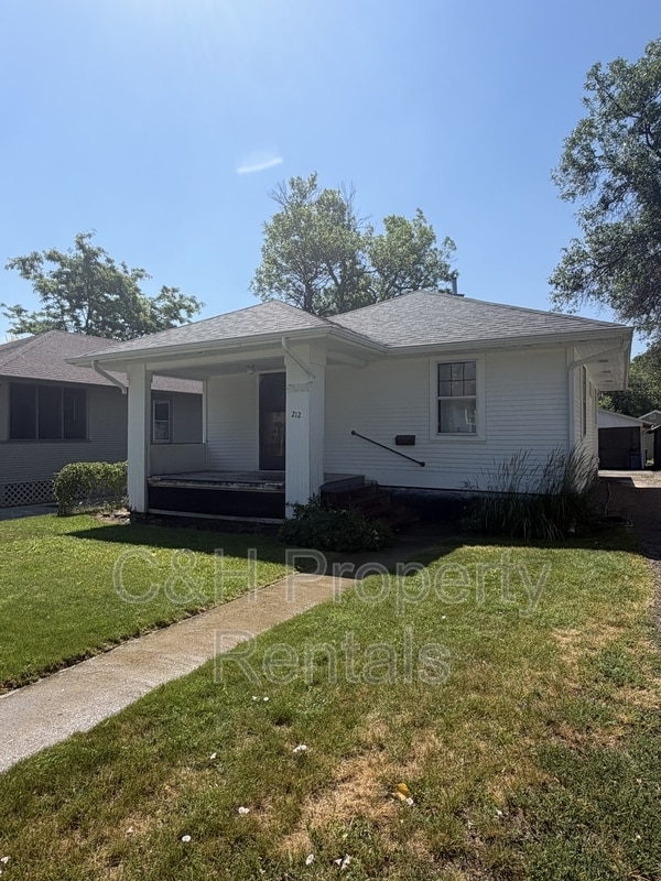 Photo - 212 Alderson Ave