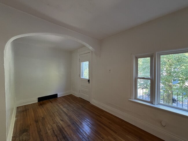 Photo - 364 Fargo Ave
