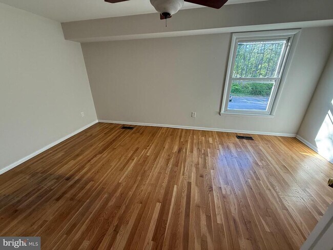 Photo - 9258 Canterbury Riding