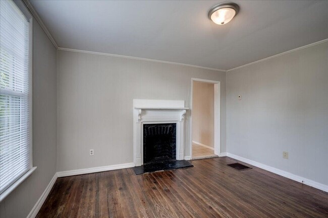 Photo - 2034 Fenwick St