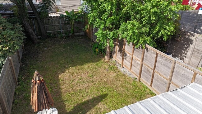 Photo - 3979 S Front St