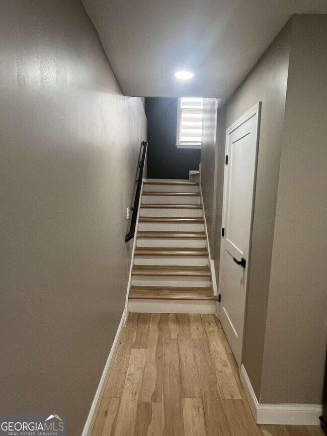 Photo - 738 Prince Pl NW