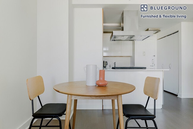 Photo - 450 W 42nd St Unit FL29-ID1609