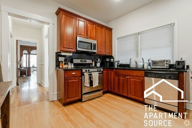 Building Photo - 3010 N Greenview Ave Unit 1F Rental