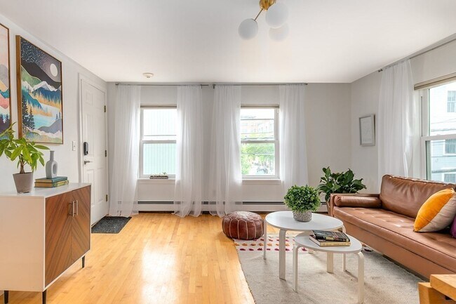 Building Photo - 95 Second St Unit 3 Rental