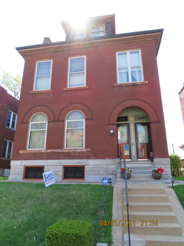 Photo - 2026 E Adelaide Ave (Saint Louis, MO)