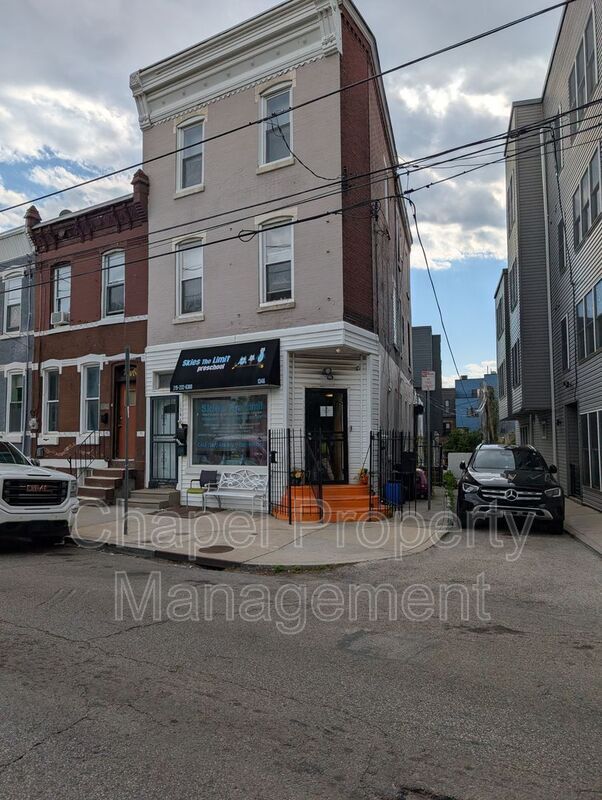 Building Photo - 1346 N 27th St