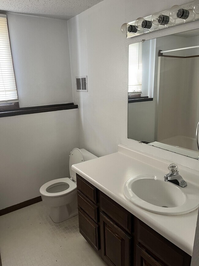 Photo - 701 N 19th St