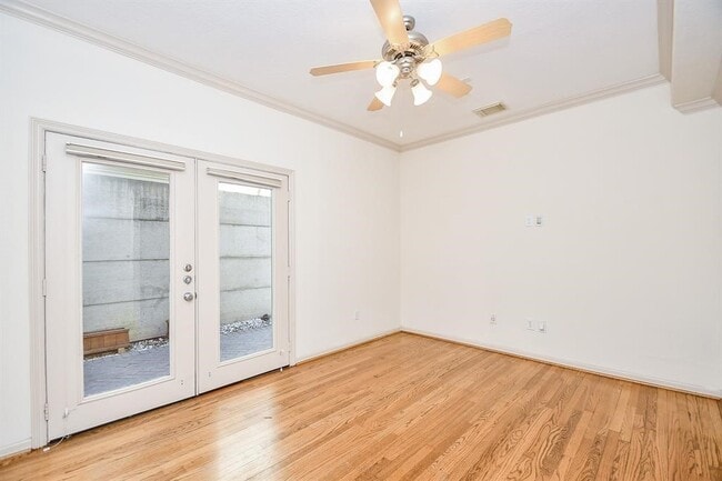 Photo - 1515 Hyde Park Blvd