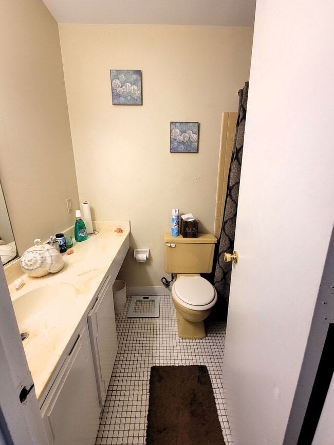 Photo - 800 Roehampton Ct