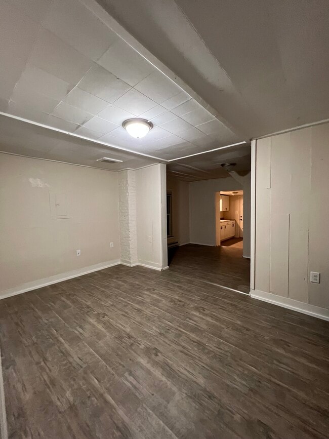 Photo - 11 E Pall Mall St