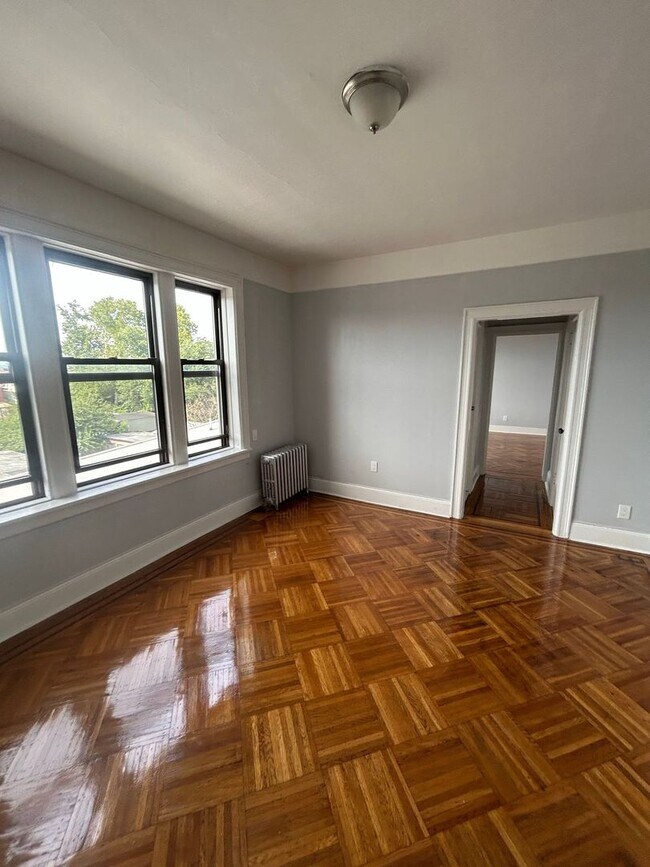 23 Trefoil Manor