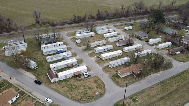 Building Photo - 2 Bedroom 2 Bathroom Community Mobile Home Unit Lot 9