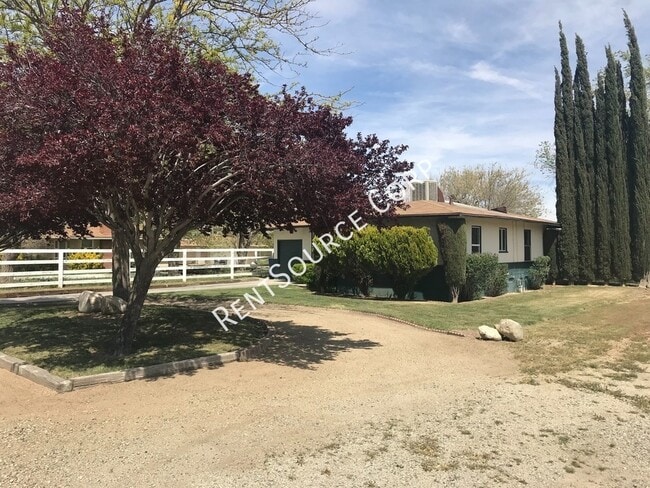 Photo - 44644 20th St W