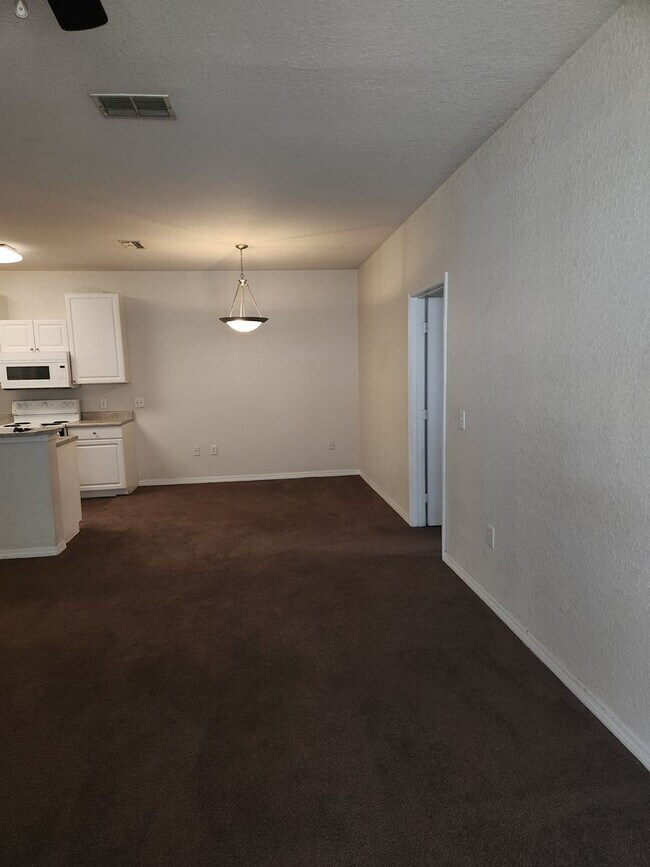 Photo - 2005 Unit 2005