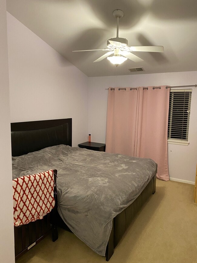 Photo - 1047 Hinswood Dr