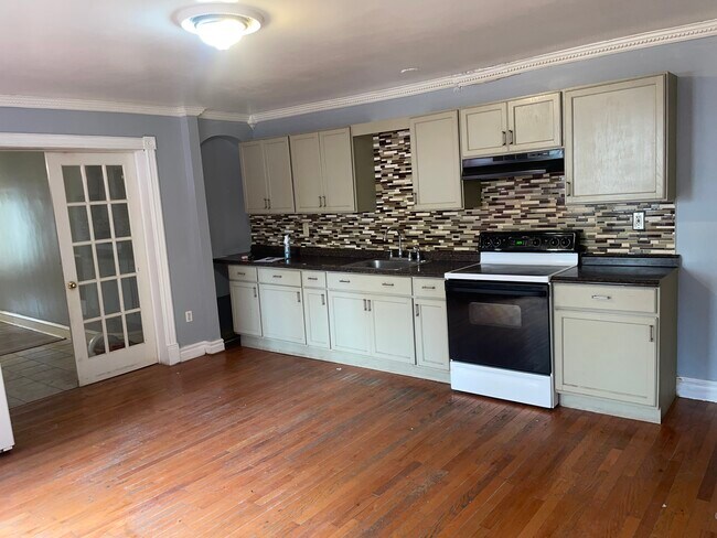 Photo - 232 W Oak St Unit #1