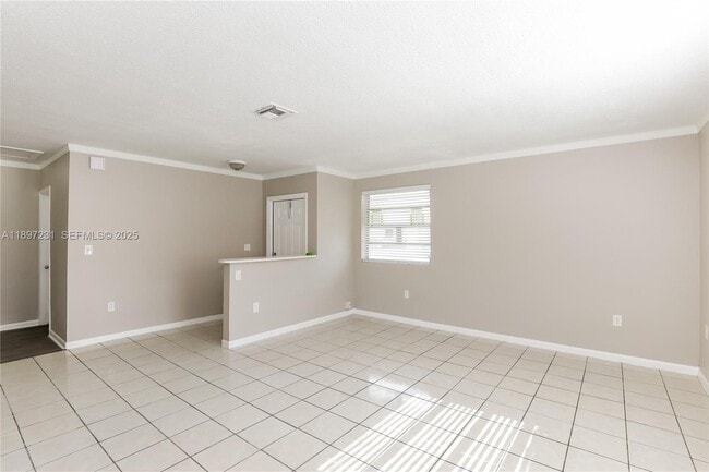 381 NE 164th St