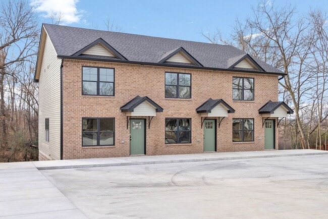 Photo - 2 Bedroom Pet Friendly Townhomes For Rent!