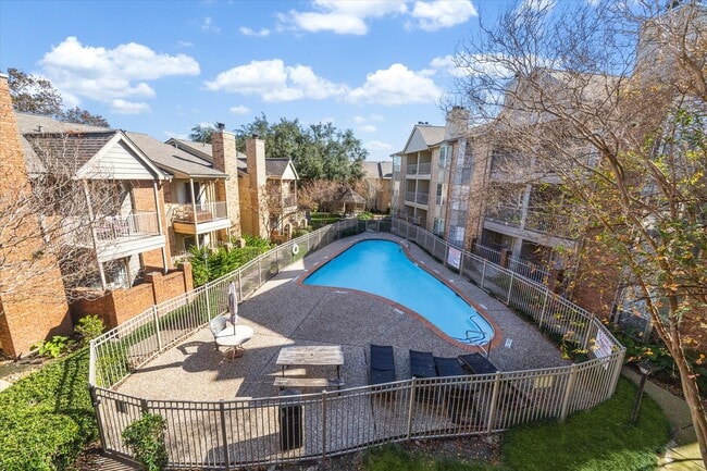 Building Photo - 11201 Lynbrook Dr Unit 3805 Rental