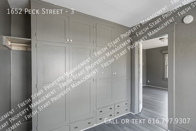 Photo - 1652 Peck St Unit 3