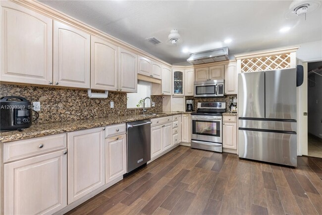 Building Photo - 19323 Carolina Cir