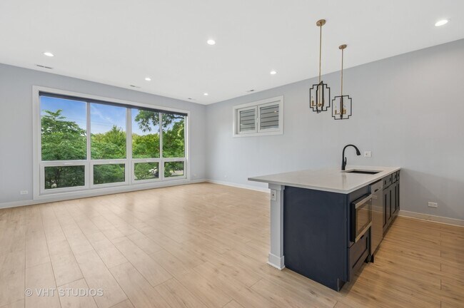 Photo - 1441 N California Ave