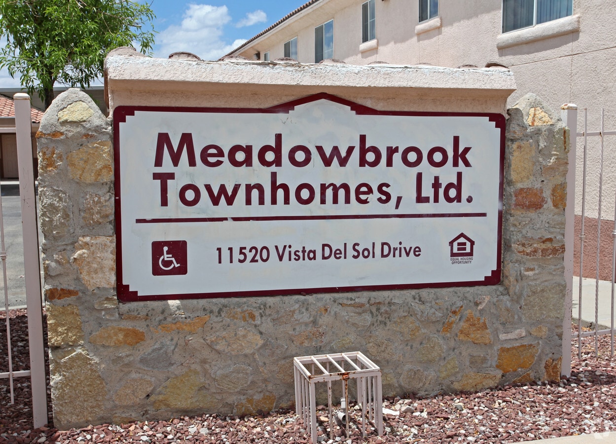 Meadowbrook Townhomes - Meadowbrook Townhomes