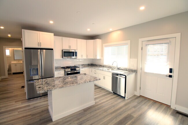 Photo - 819 Aquidneck Ave