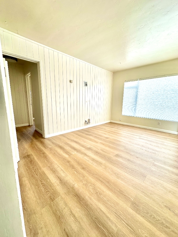 Photo - 1570 Hornblend St House
